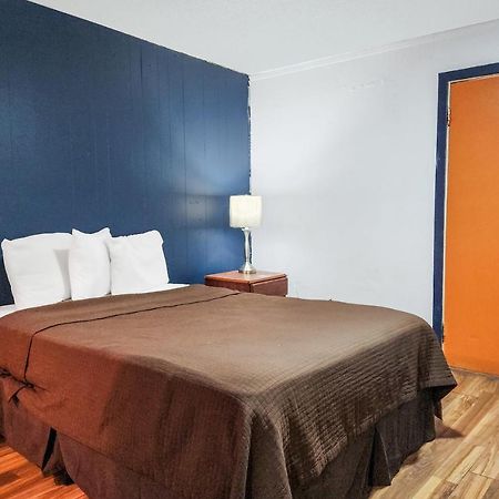 Oyo Hotel Colby, Ks 外观 照片