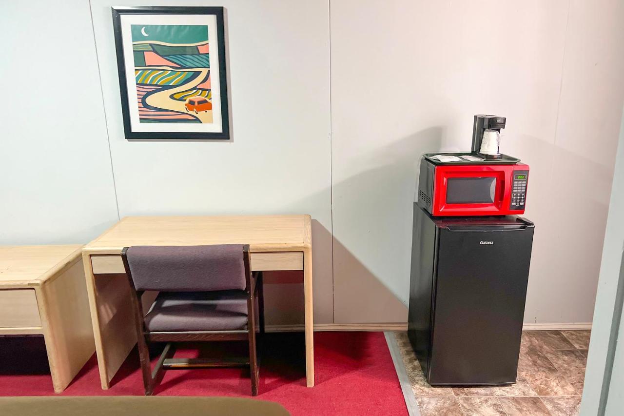 Oyo Hotel Colby, Ks 外观 照片