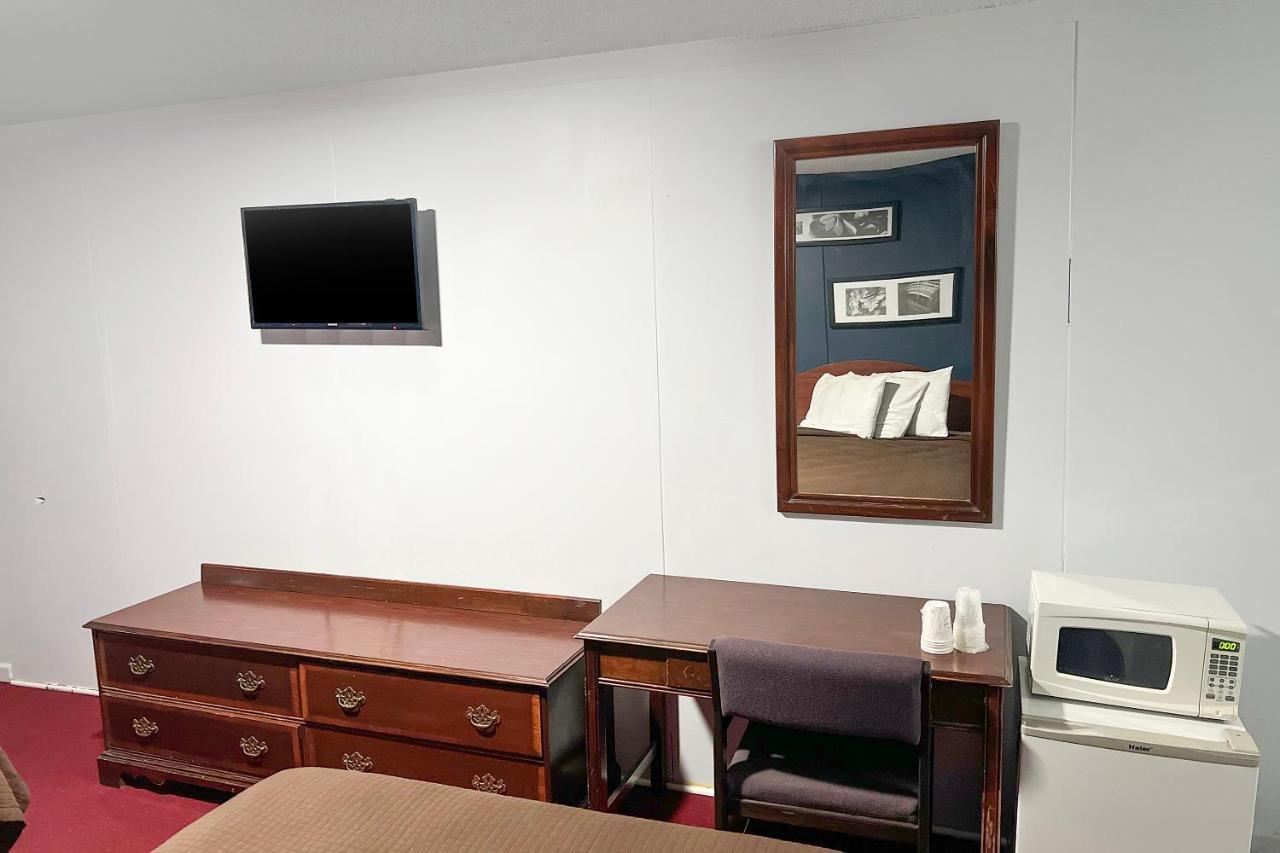 Oyo Hotel Colby, Ks 外观 照片